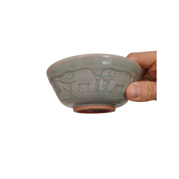 Set of 4 Baan Celadon ELEPHANTS Soup Bowls Green Glaze Pottery Rice Thailand - Picture 5 of 16